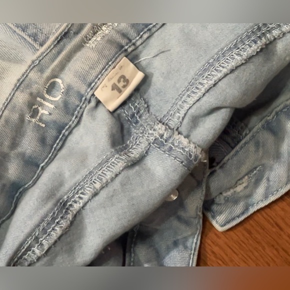 Urban Planet Stylish High Rise Light Washed Jeans👖 - Picture 4 of 4